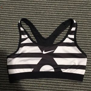 NWOT NIKE sports bra